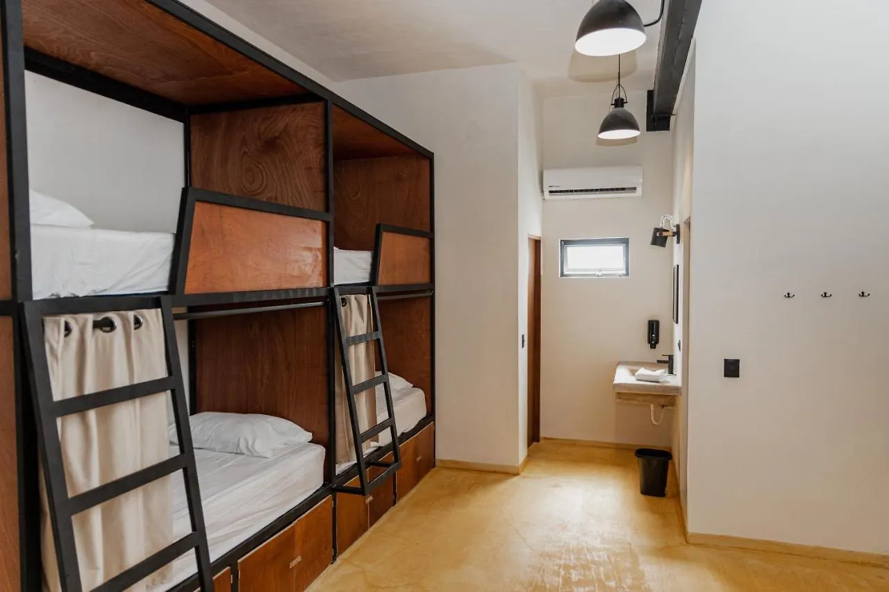 Caleta Hostel Rooftop & Pool Cancún 0*,