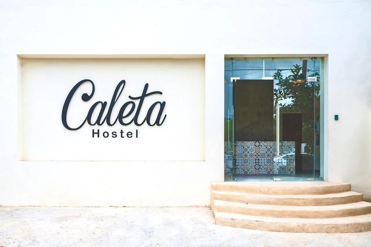Caleta Hostel Rooftop & Pool Cancún
