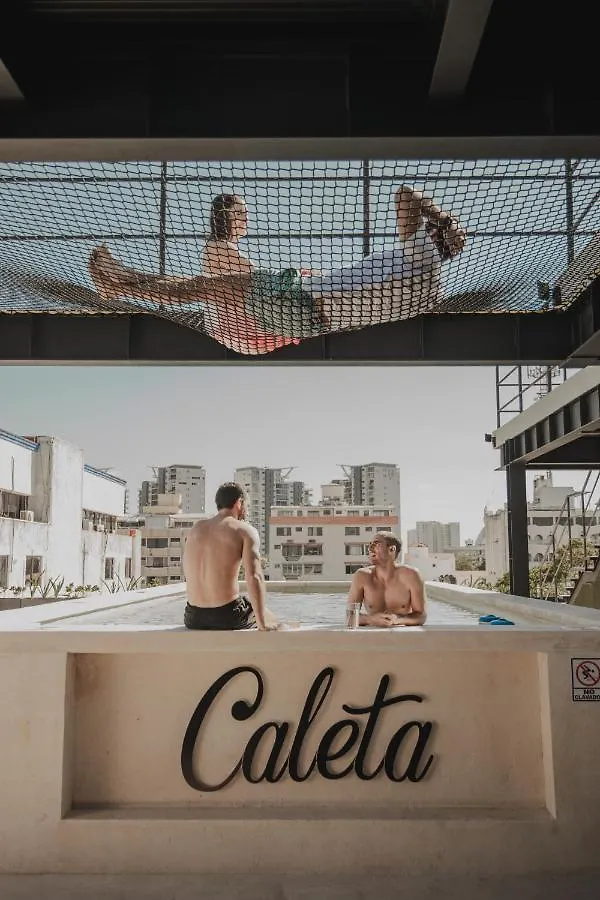 Caleta Hostel Rooftop & Pool Cancún